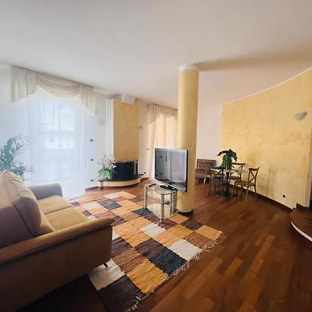 Aurum 360 Attico Deluxe לה ספציה